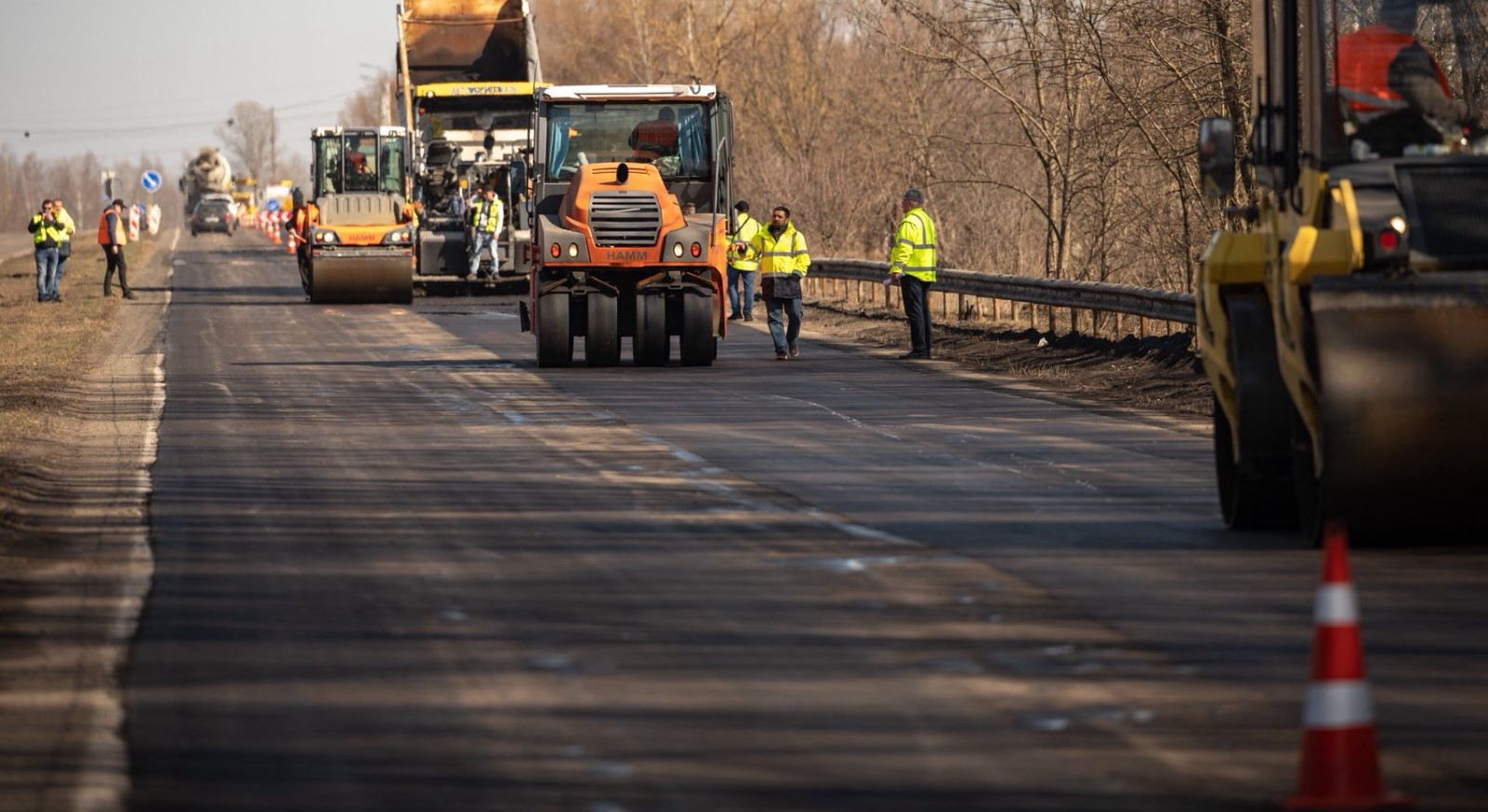 Фото до матеріалу: Водіїв готують до нових витрат: після цін на бензин українцям доведеться платити ще й за проїзд дорогами