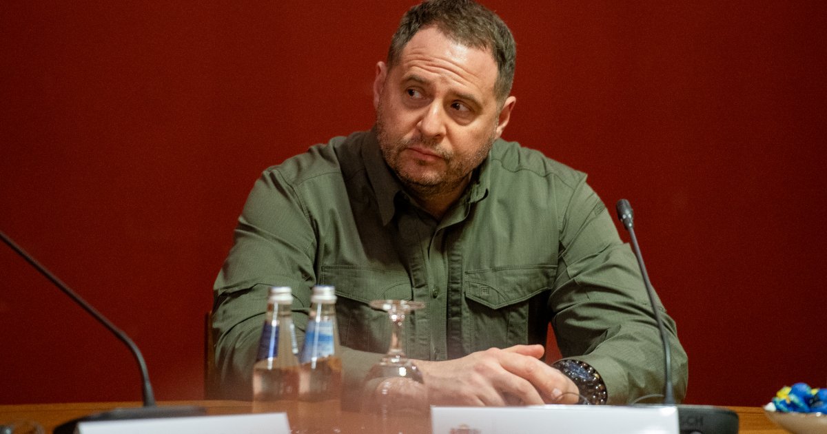 Фото до матеріалу: НАБУ і САП проводять слідчі дії з колишнім головою ОПУ Андрієм Єрмаком
