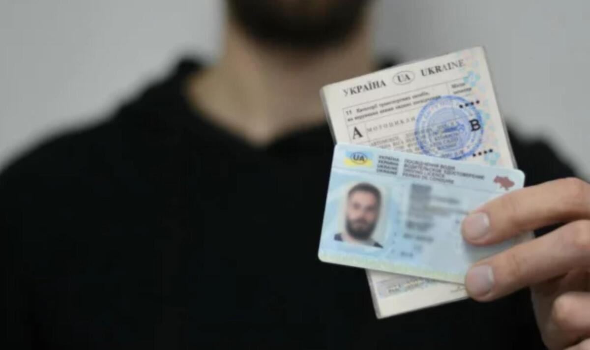 Фото до матеріалу: Кабмін подав законопроєкт про зміну віку отримання прав: що зміниться для українських водіїв