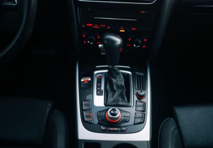 Фото до матеріалу: Audi вдосконалила коробку S tronic: перемикання стане миттєвим