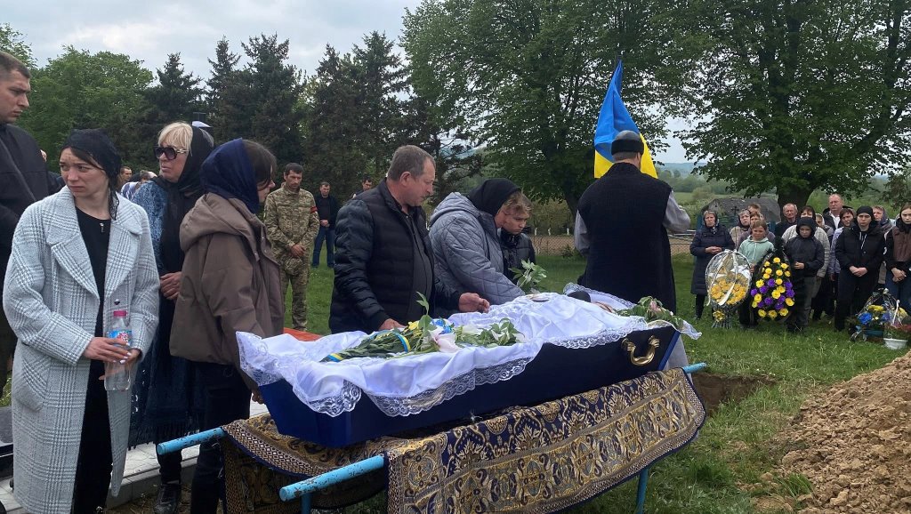 Фото до матеріалу: У Берестечківській громаді попрощалися із воїном Дмитром Ляшуком