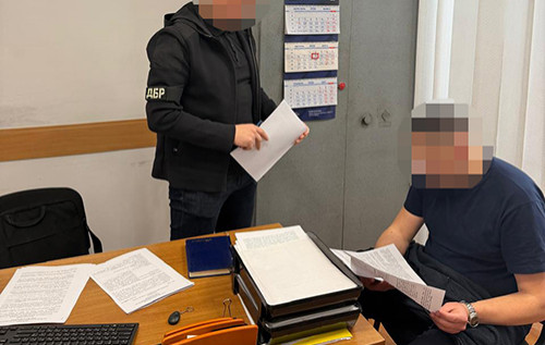Фото до матеріалу: ДБР викрило митника, який дозволив провезти товар на 7 млн грн без розмитнення