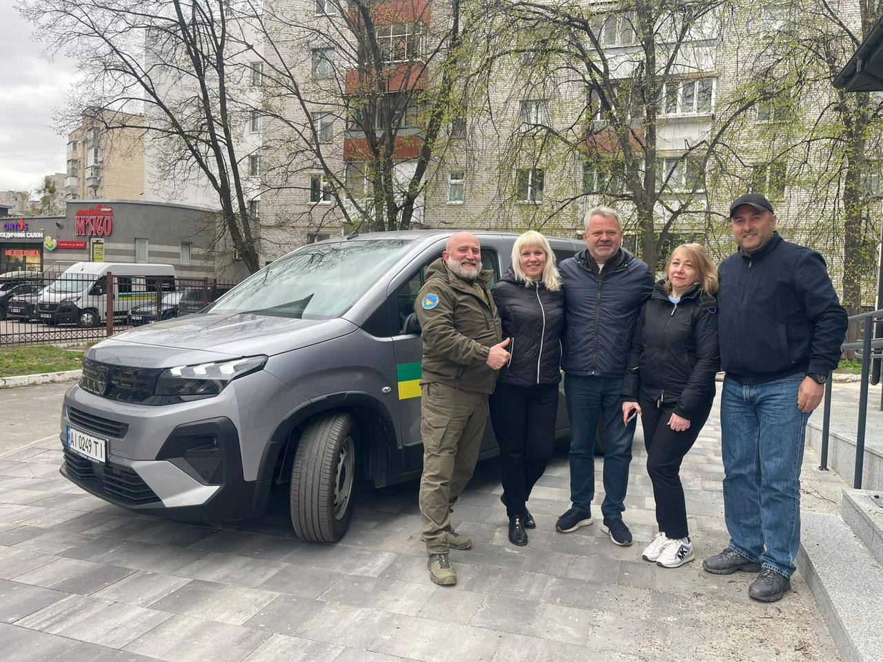 Фото до матеріалу: Бучанська громада передала автомобіль місту-побратиму Слов'янську