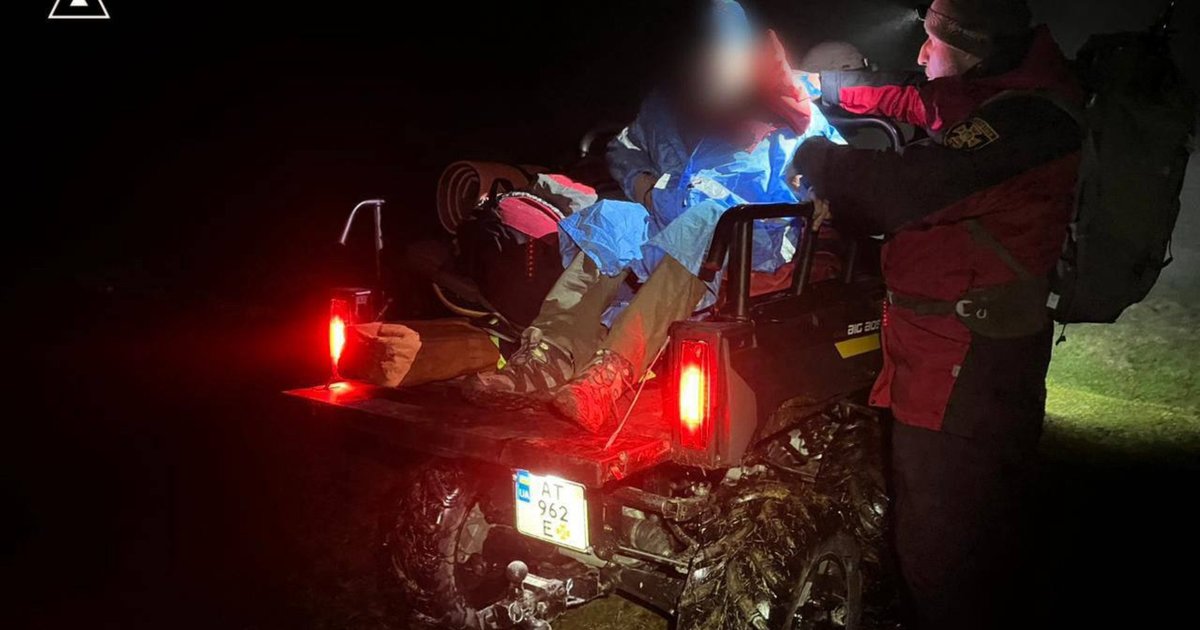 Фото до матеріалу: Травмувався на горі Хом'як: львів'янина евакуювали рятувальники