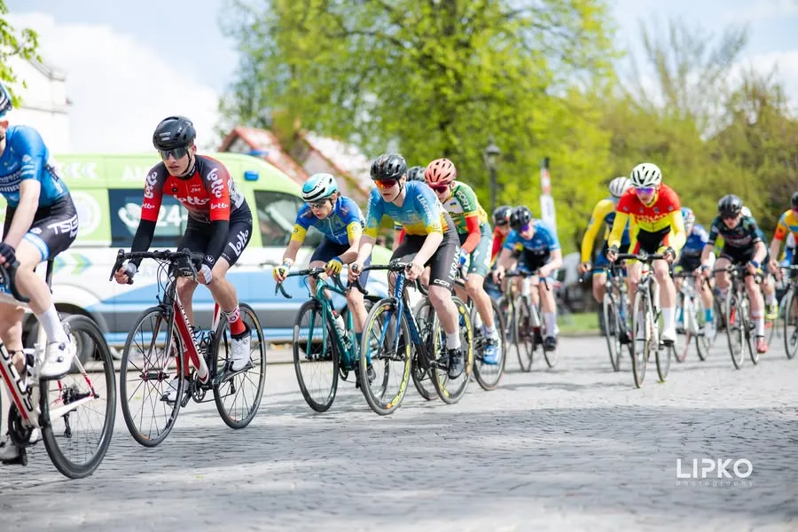 Фото до матеріалу: У Жовкві пройшов меморіальний велозмагання Zhovkva Cup Race на честь Андрія Куценка