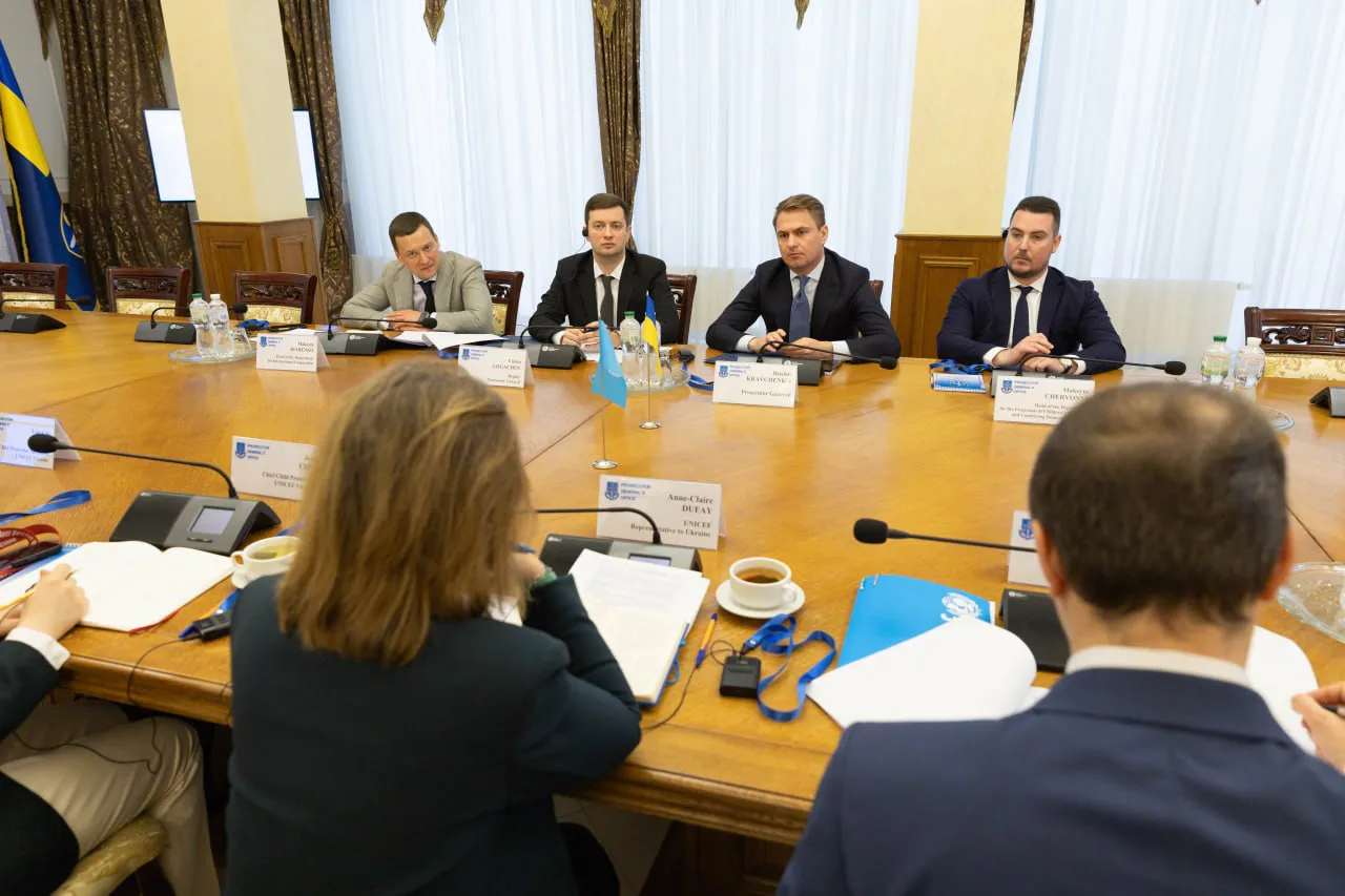 Фото до матеріалу: Генпрокурор Кравченко ініціював нову програму ООН щодо запобігання самогубствам та захисту дітей