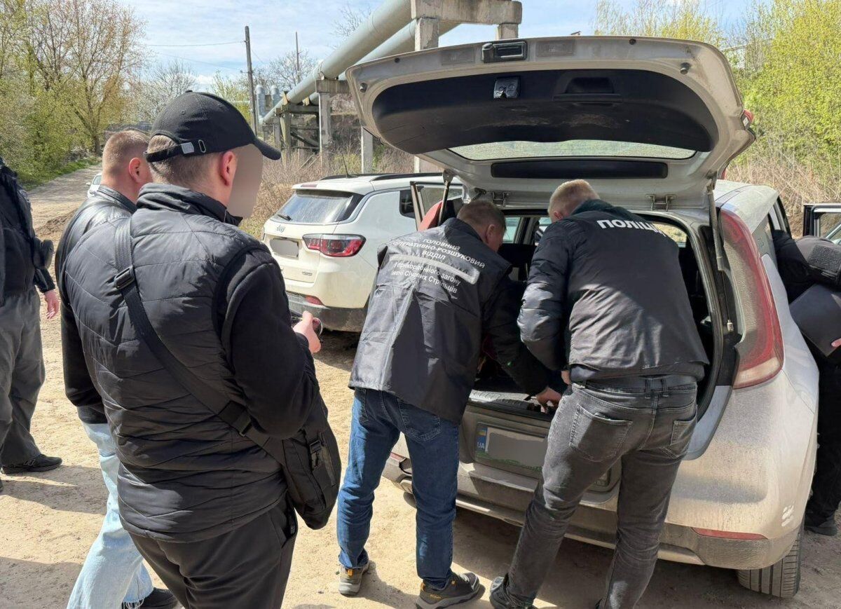 Фото до матеріалу: Послуги за тисячі доларів: прикордонники викрили нові схеми переправлення через кордон