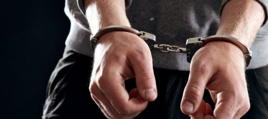 Фото до матеріалу: Втеча з-під конвою на Летичівщині: затриманий за крадіжку автомобіля спробував уникнути в'язниці