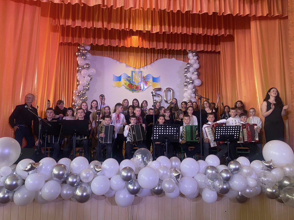 Фото до матеріалу: Пів століття мистецтва: у Колках відзначили ювілей дитячої музичної школи