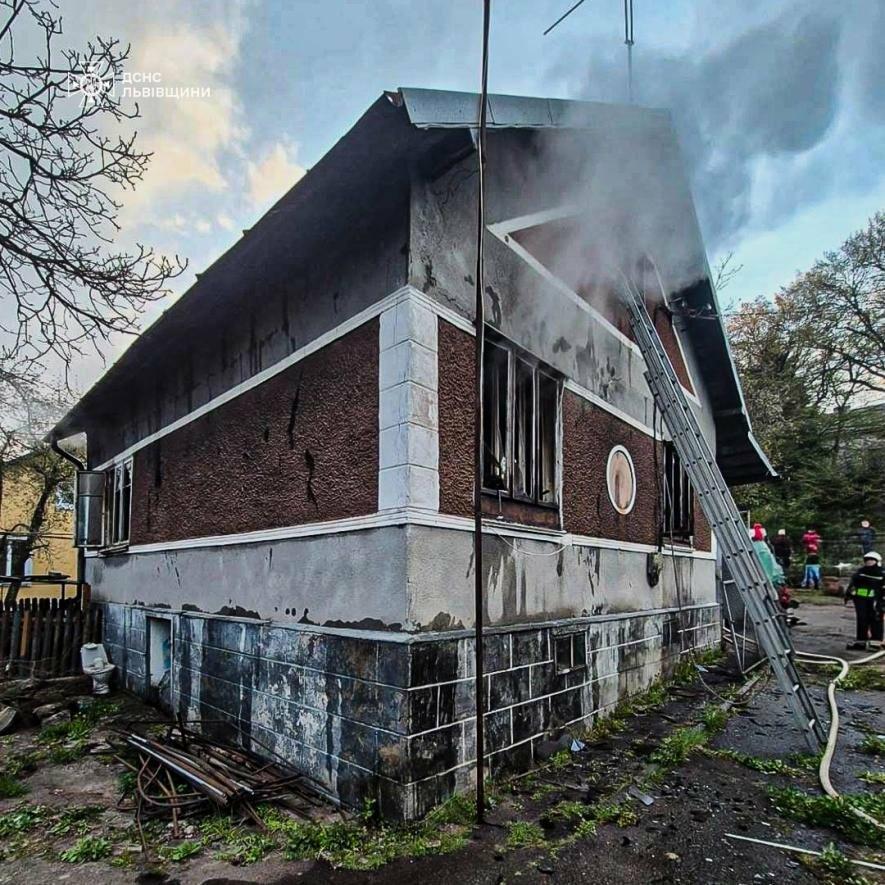 Фото до матеріалу: Смертельна пожежа у Давидові: загинули двоє чоловіків під час вогню у житловому будинку