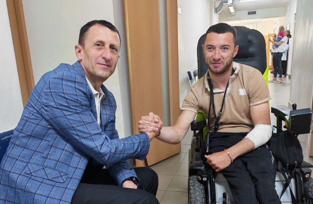 Фото до матеріалу: Травма через ями на дорозі: Роман Попович вимагає ремонту дороги до Княждвіра