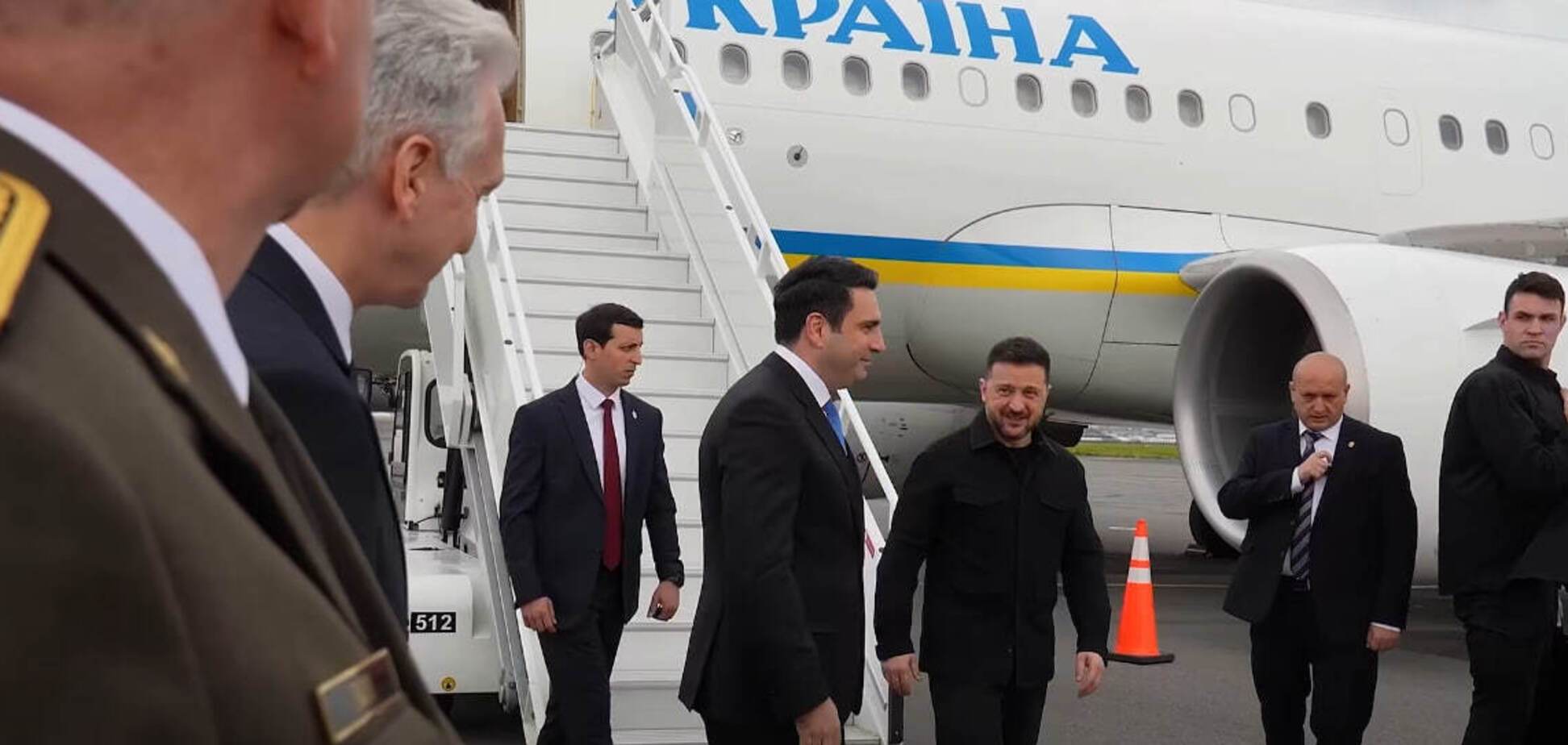 Фото до матеріалу: Зеленський прибув до Єревану на саміт ЄПС: 48 лідерів обговорять майбутнє Європи