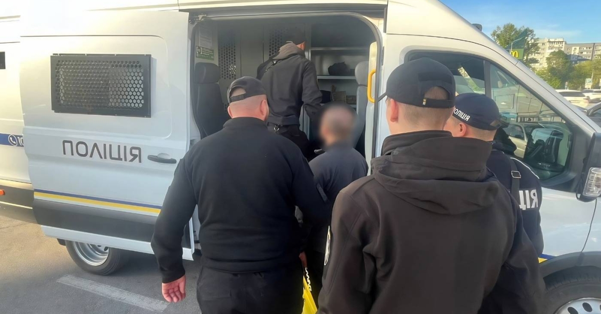 Фото до матеріалу: Комбат затримали за вимагання бойових виплат у військових: обшуки на Вінниччині