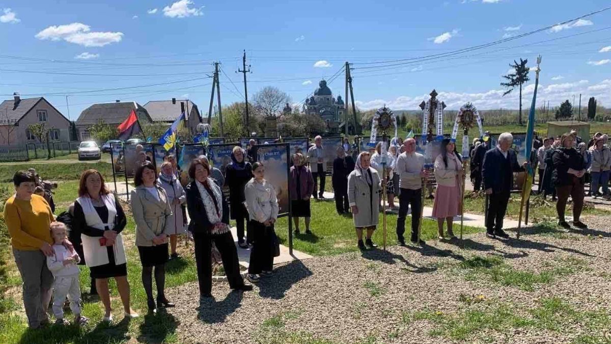 Фото до матеріалу: У Пійло восьмий місяць поспіль моляться за зниклих воїнів: громада збирає кошти на потреби ЗСУ