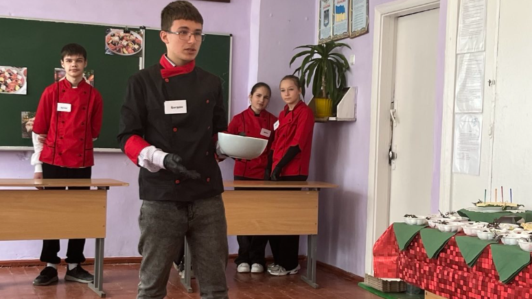Фото до матеріалу: Копитівський ліцей став центром фестивалю здорового харчування в Корецькій громаді