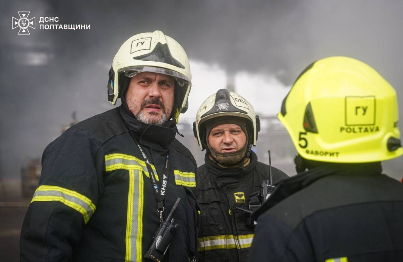Фото до матеріалу: Пожежі в Кременчуцькому районі: рятувальники ліквідували вогнища після ворожого удару