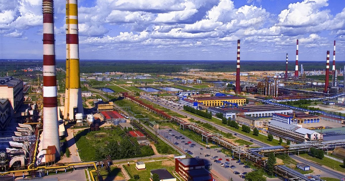Фото до матеріалу: Ленінградська область під масованою атакою дронів: у Кіришах зафіксували вибух