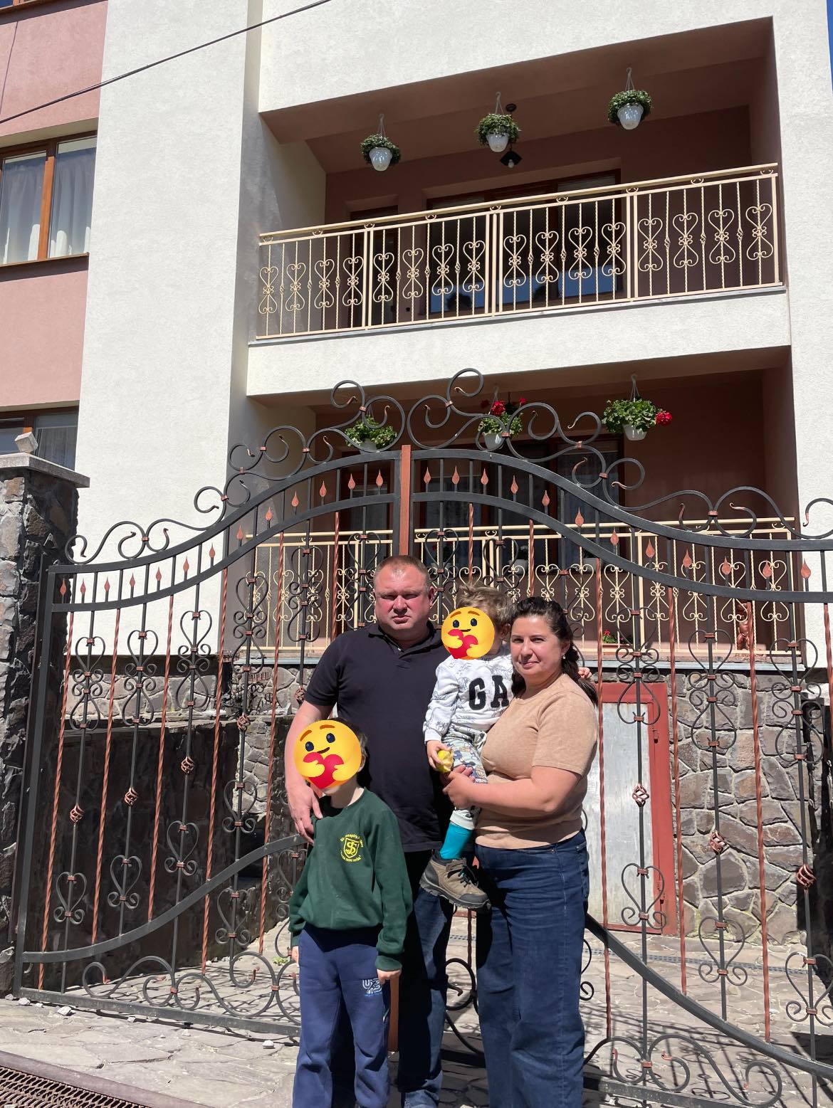 Фото до матеріалу: У Сваляві відкрили двері для дітей: створено нову патронатну родину