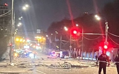 Фото до матеріалу: Вибухи в Москві: дрон врізався у будинок поруч із Кремлем, постраждалих немає