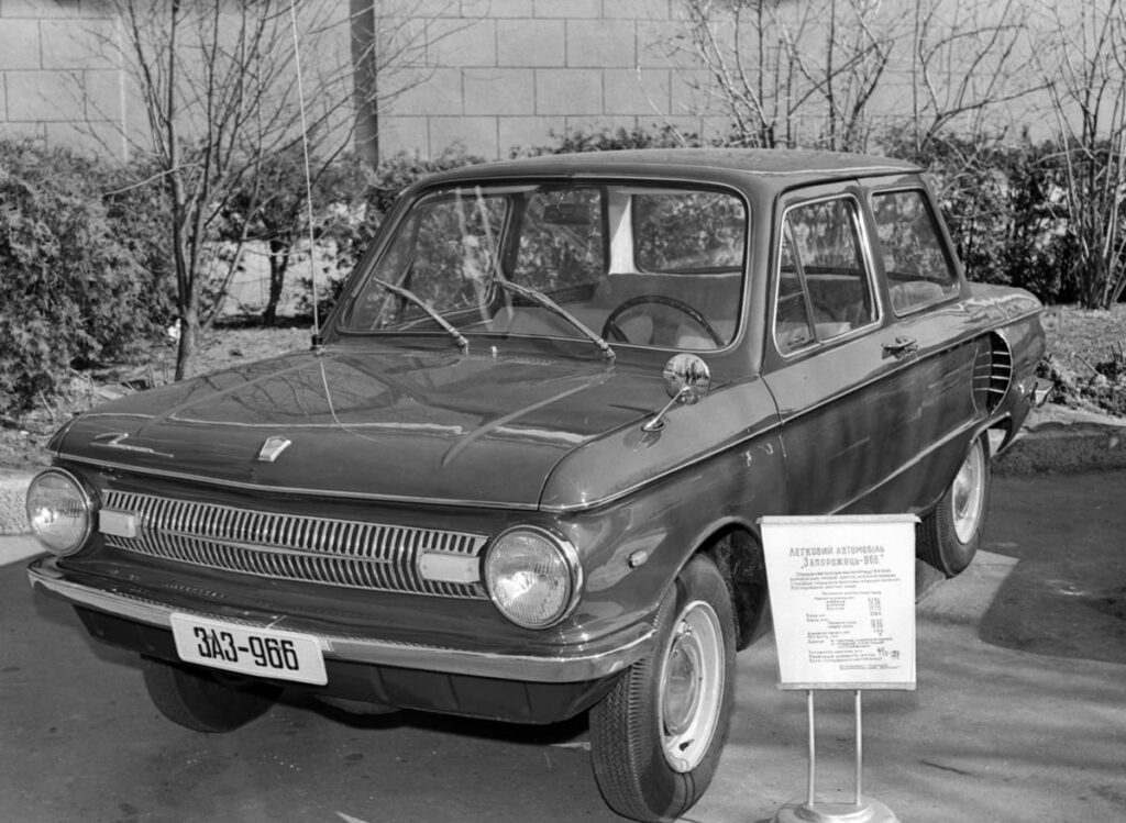 Фото до матеріалу: Історія Запорізького автозаводу: від легенди до виживання під обстрілами