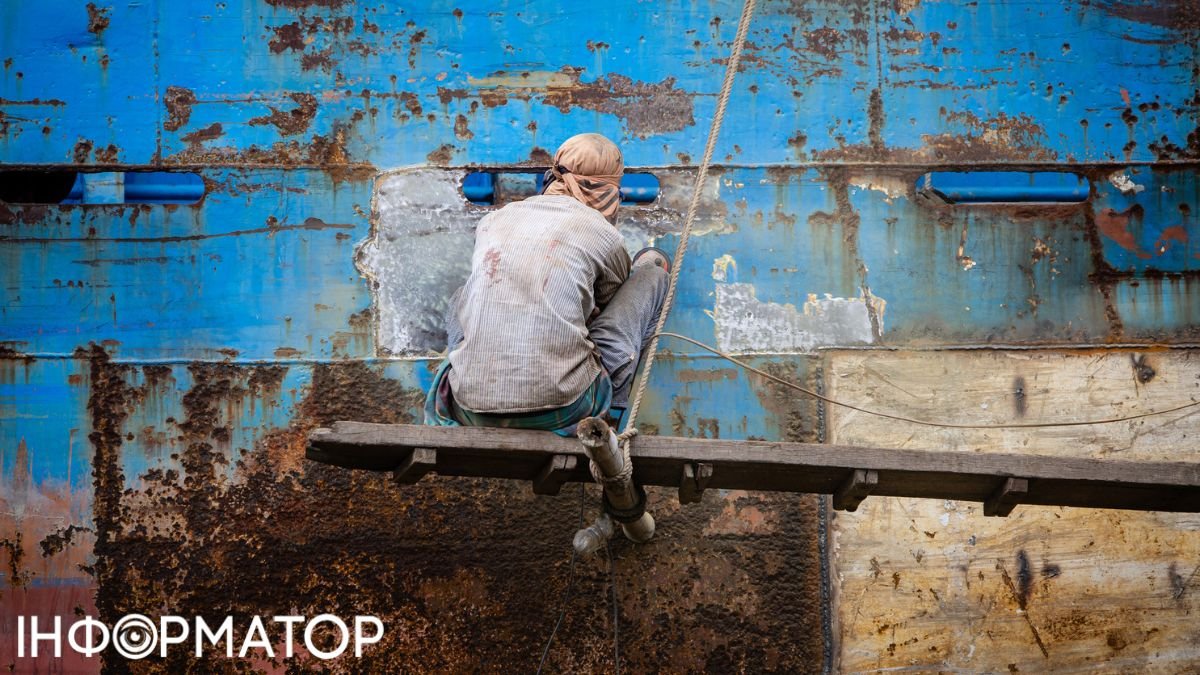 Фото до матеріалу: Держслужба зайнятості спростувала міфи про масове залучення іноземців до роботи в Україні