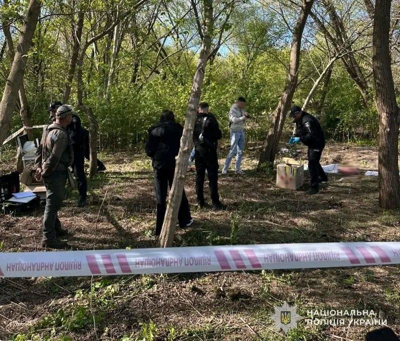 Фото до матеріалу: У Львові у парку 700-річчя знайшли мертвого немовля: поліція розслідує обставини