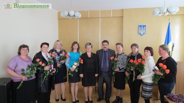 Фото до матеріалу: Жовківські матері-героїні отримали нагороди перед Днем матері