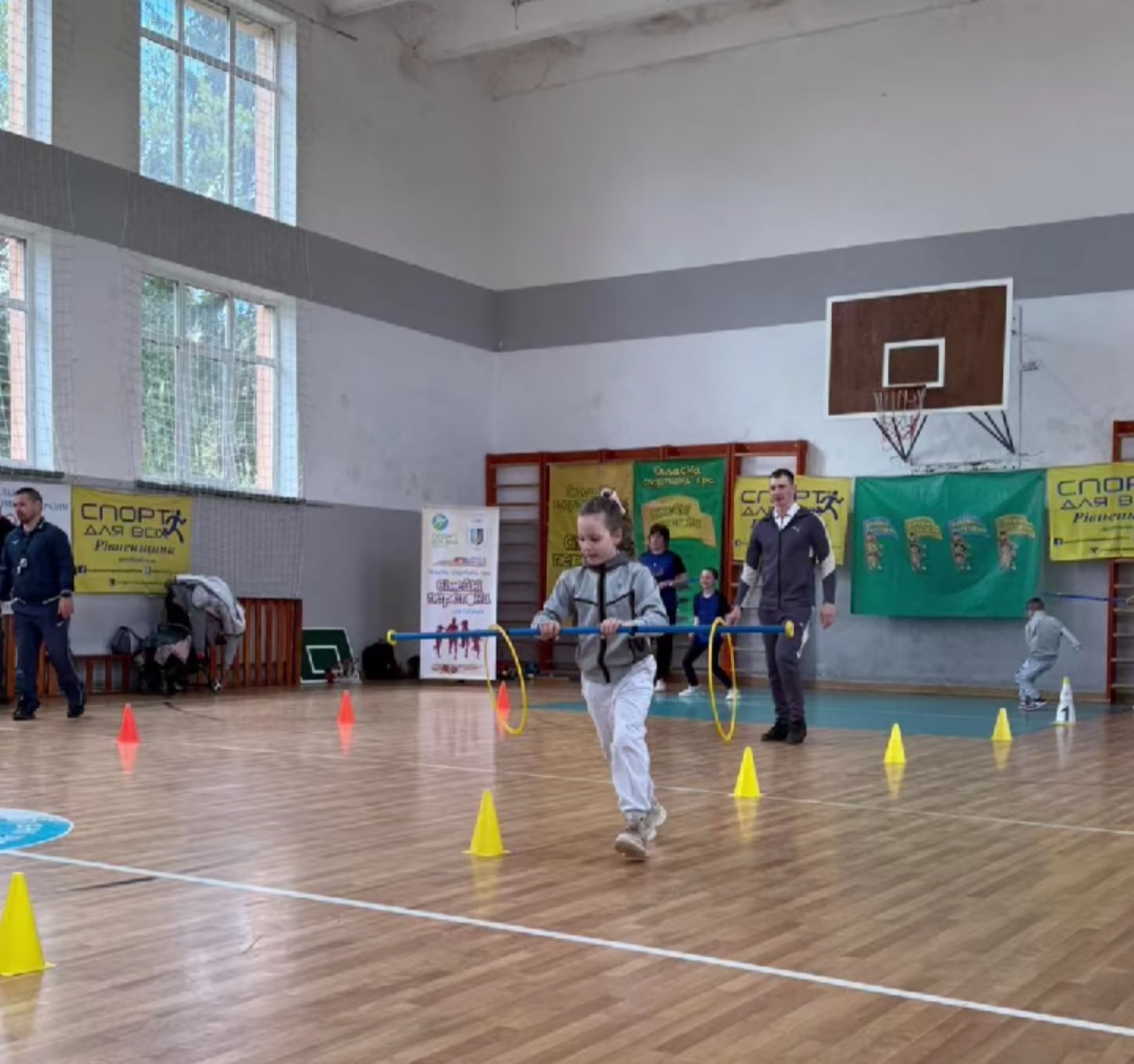 Фото до матеріалу: Хрінничани здобули друге місце на сімейних спортивних перегонах у Демидівській громаді