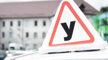 Фото до матеріалу: В Україні хочуть дозволити керувати авто з 17 років: уряд подав законопроект