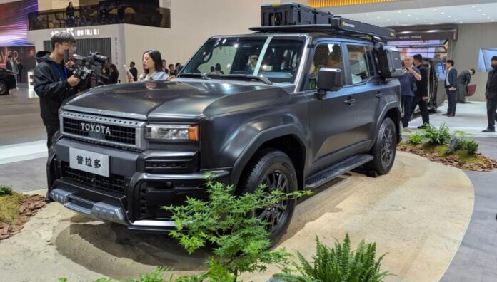 Фото до матеріалу: Новий Land Cruiser Prado HEV дебютував у Пекіні – Авто