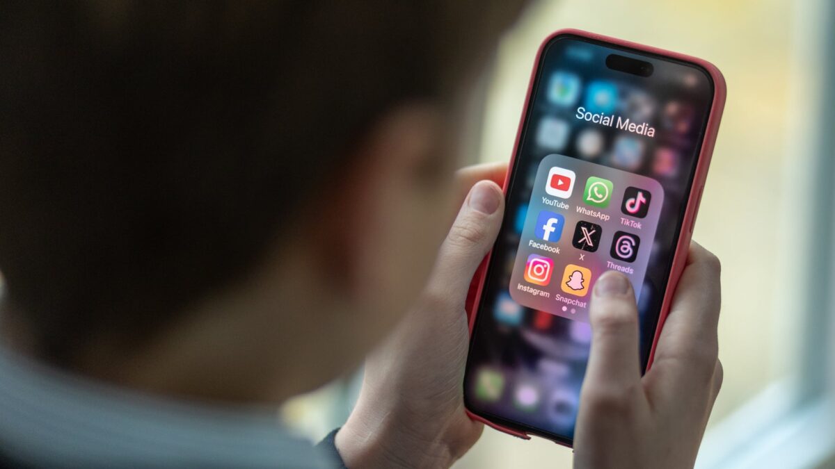 Фото до матеріалу: ЄС вводить жорсткіші правила для TikTok, Instagram та Facebook через вплив на дітей
