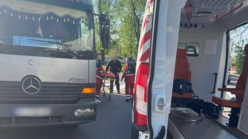 Фото до матеріалу: 8-річна дівчинка, яку вранці збила вантажівка в Ірпені, померла в лікарні