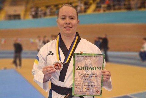 Фото до матеріалу: Поліцейська з Кривого Рогу здобула срібло чемпіонату України з тхеквондо