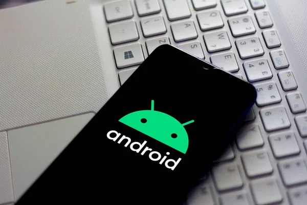 Фото до матеріалу: Android-смартфони отримуть 100-мегапіксельні селфі-камери у 2026 році