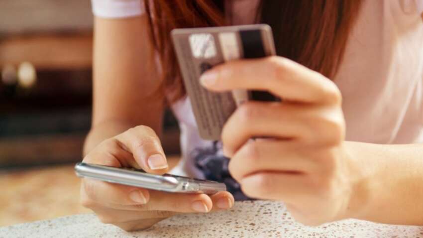 Фото до матеріалу: Шахраї можуть списувати кошти з iPhone через безконтактну оплату
