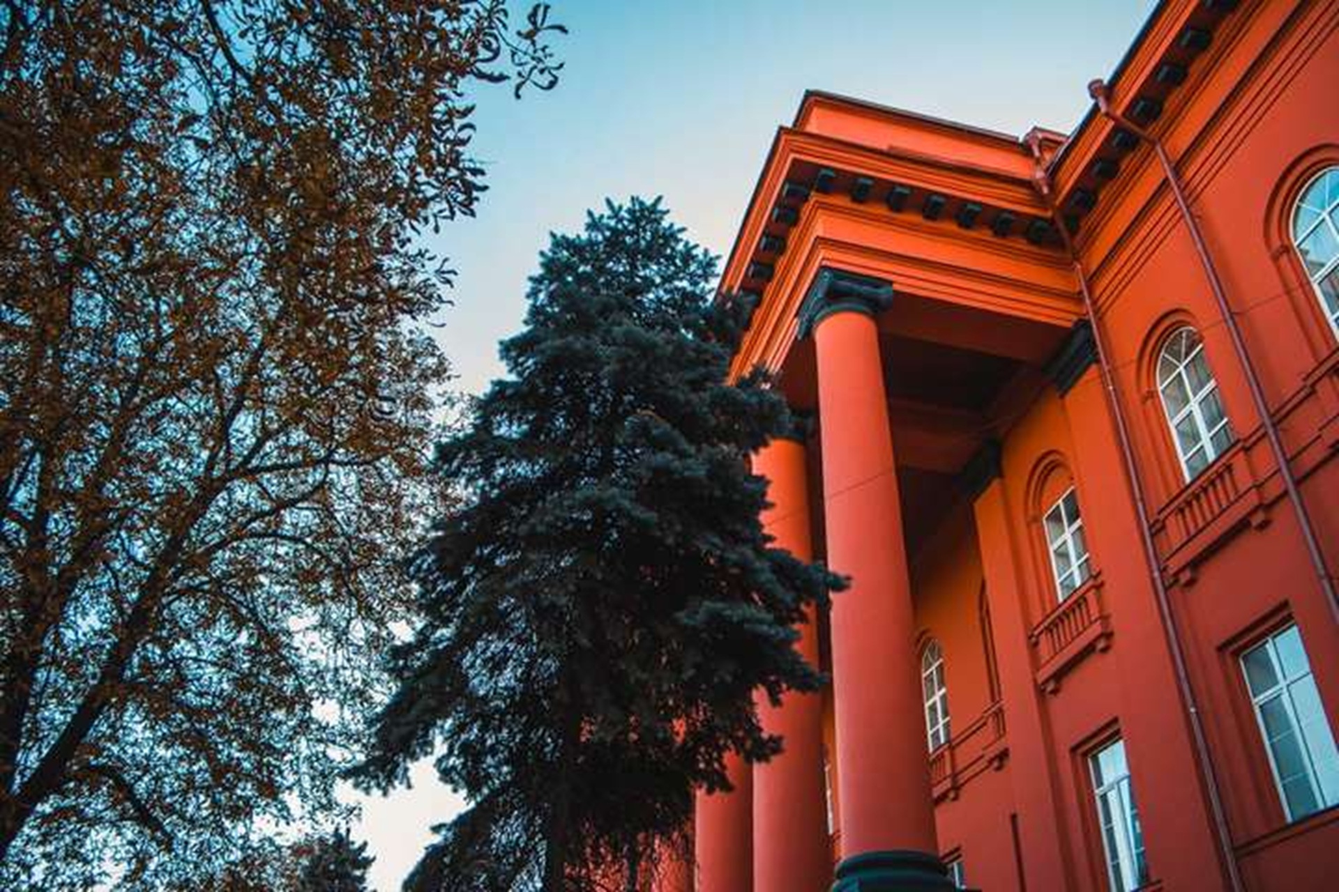 Фото до матеріалу: Вибори ректора КНУ перенесено з травня на жовтень