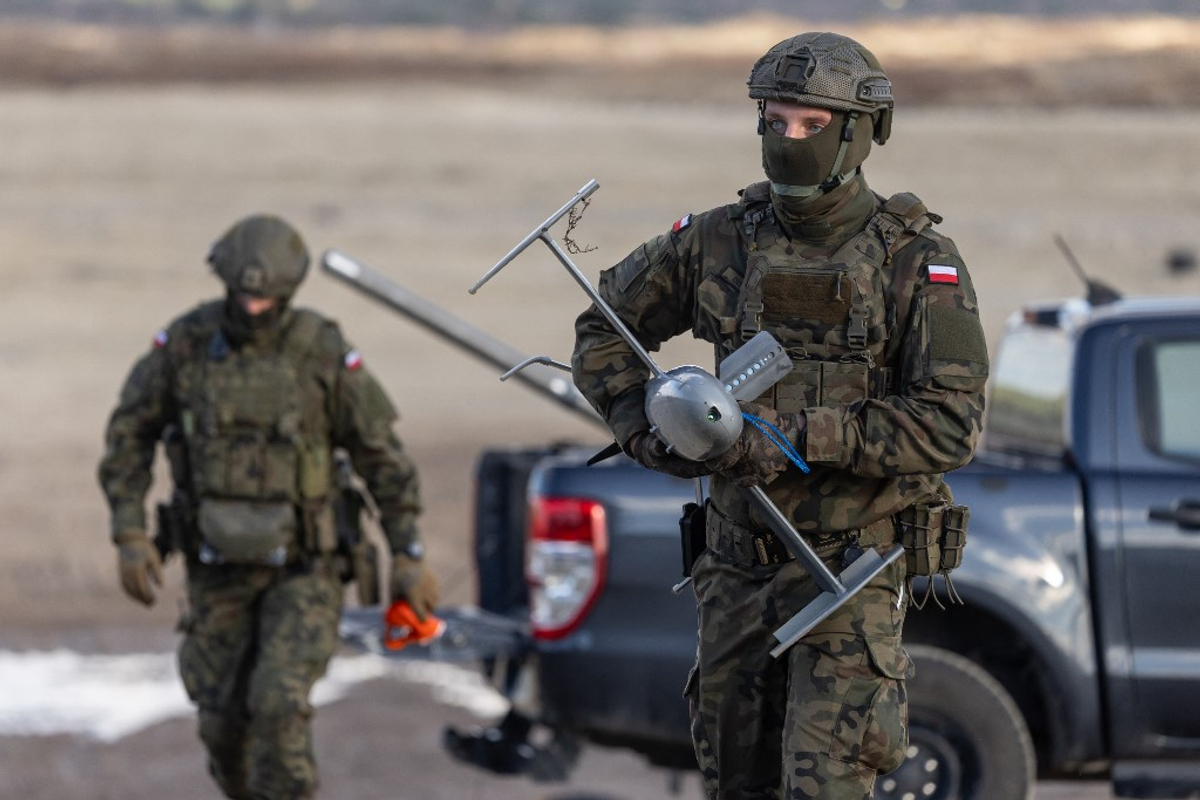 Фото до матеріалу: Польща першою в ЄС підписала угоду на 43,7 мільярда євро на озброєння