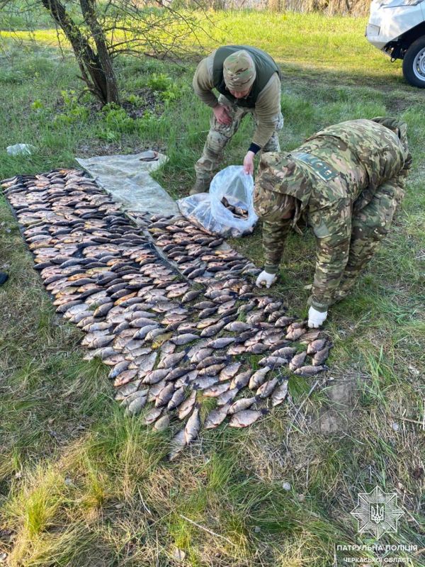 Фото до матеріалу: Чоловік наловив чотири мішки риби в Ірдинці: поліція вилучила заборонені знаряддя лову