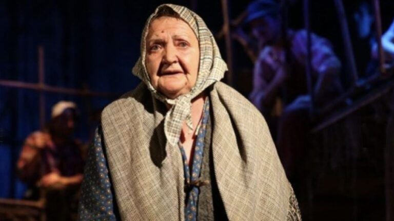 Фото до матеріалу: Померла акторка Любов Колесникова, відома роллю баби Палажки у серіалі «Спіймати Кайдаша»