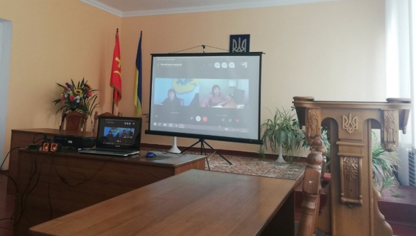 Фото до матеріалу: Шацька рада навчила посадових осіб заповнювати декларації