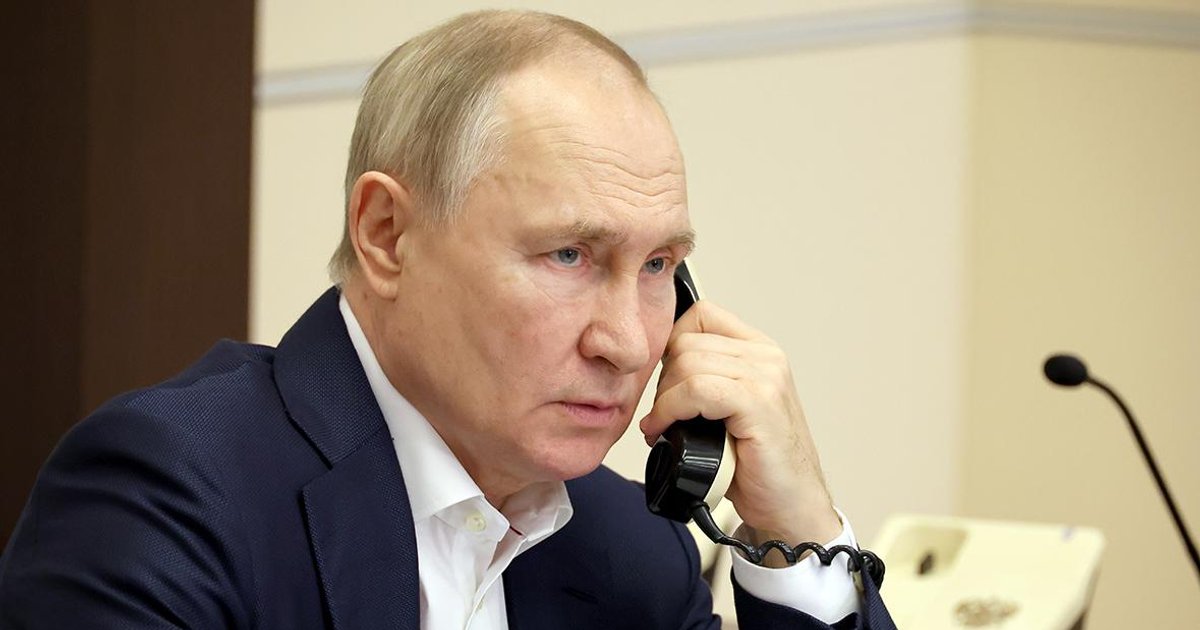 Фото до матеріалу: Путін заборонив мобільні телефони співробітникам і встановив камери спостереження