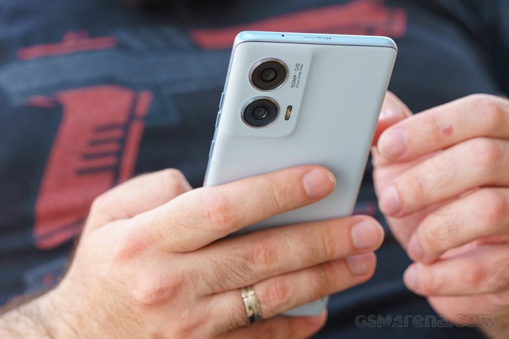 Фото до матеріалу: Стильний і доступний смартфон Motorola Edge 50 Fusion: огляд та ціни в Україні