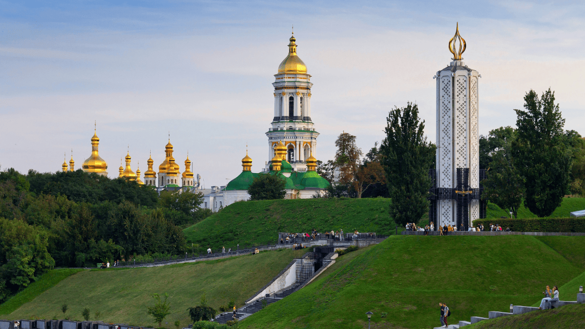 Фото до матеріалу: Спільний спадок: як українці збирали кошти, щоб передати 200 старовинних речей до музею
