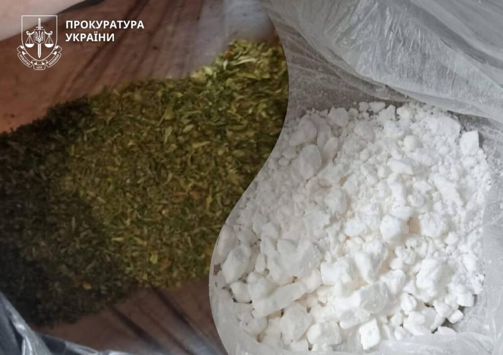 Фото до матеріалу: У Черкаському районі затримали групу наркоторговців, що пересилали «товар» поштою