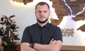 Фото до матеріалу: Закарпатський рятувальник став вірусною зіркою завдяки тренуванню під Брітні Спірс