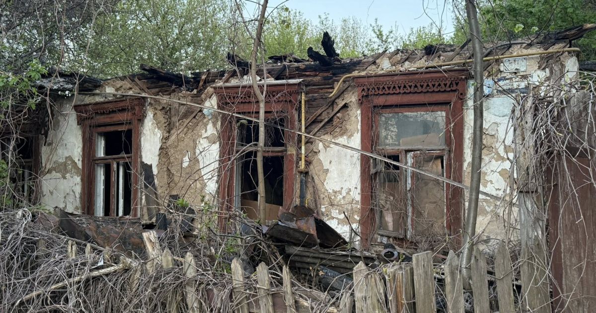 Фото до матеріалу: У Солом'янському районі згорів унікальний будинок залізничників кінця XIX століття