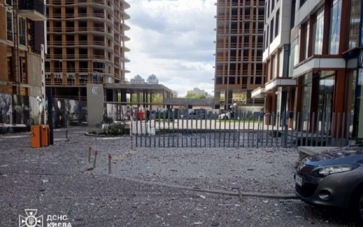 Фото до матеріалу: Атака дронів у Києві: постраждало двоє, пошкоджено майно в Шевченківському та Солом'янському районах