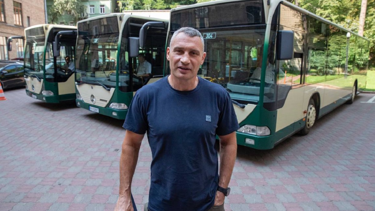 Фото до матеріалу: Як за 10 років змінився громадський транспорт у Києві: нові автобуси, трамваї та метро