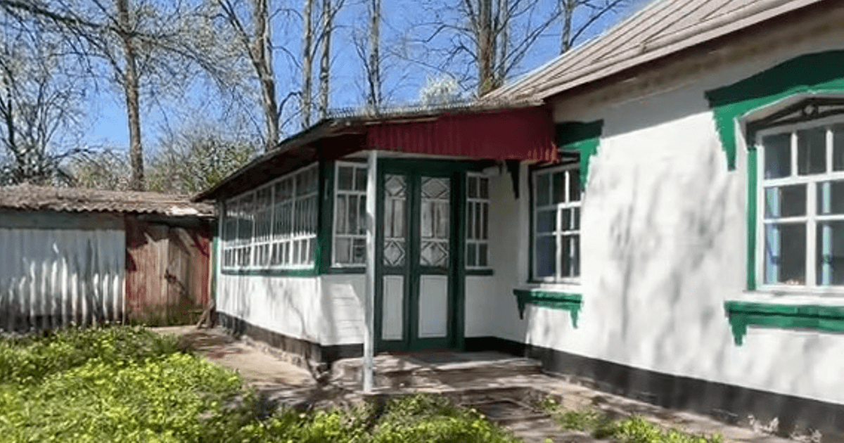 Фото до матеріалу: Українка придбала будинок у селі Бесідка за $10 тисяч: екскурсія та плани на ремонт