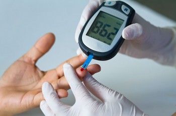 Фото до матеріалу: Чорничний сік знижує рівень цукру в крові на 35%: нове дослідження допомагає у профілактиці діабету